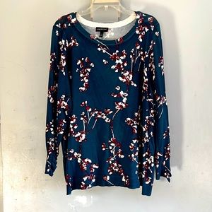 Women’s long sleeve sweater